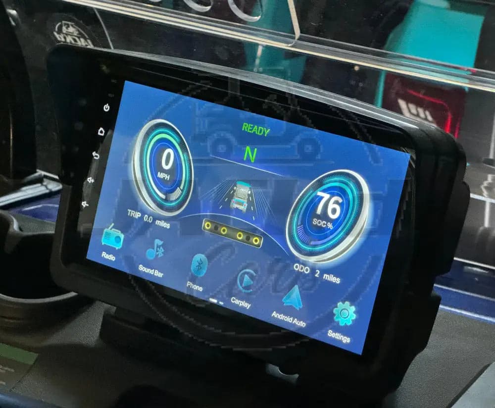 Evolution 9 inch D5 touchscreen with CarPlay in a golf cart